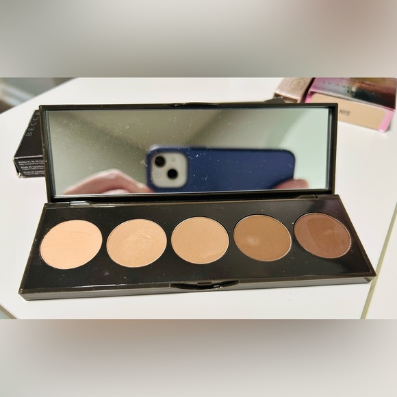 BECCA Ombré Nudes Eye Palette - Picture 2 of 3